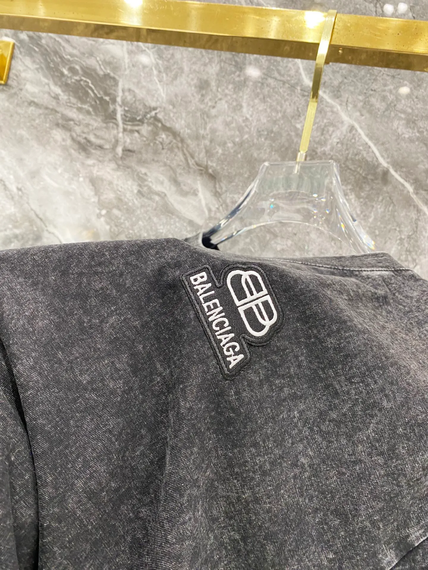 T ， LOGO ， ，250 ， ， ， Quality Original ， ， ， Premium 。 ！ :Black ， ，Blue Sizes: S-XXL :250